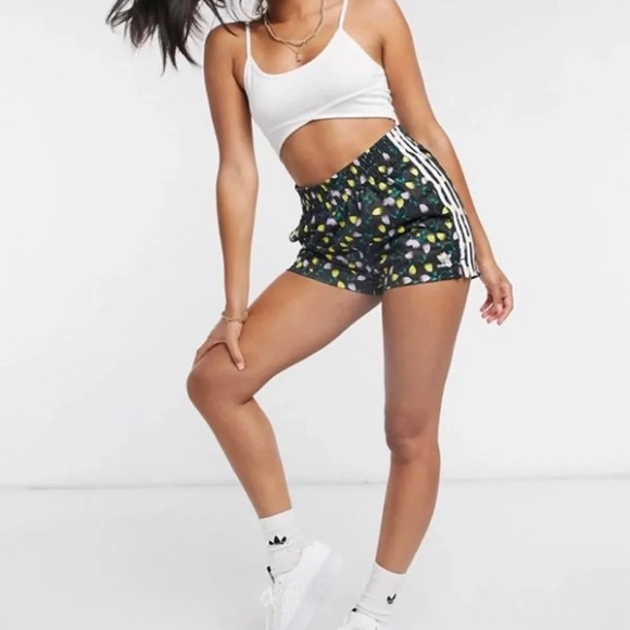 adidas Pants - Women’s Adidas Shorts Size Small